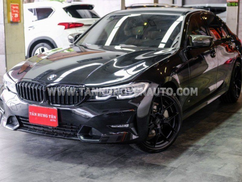 BMW 330i 2019 - Màu đen, nhập khẩu số tự động