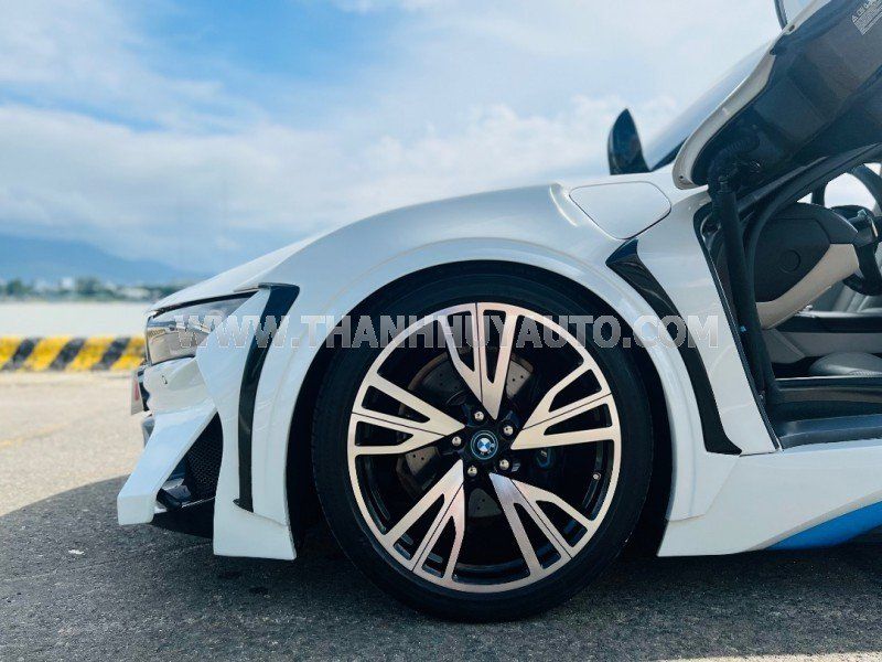 BMW i8 2015 - 1 chủ sử dụng cực mới và giữ gìn