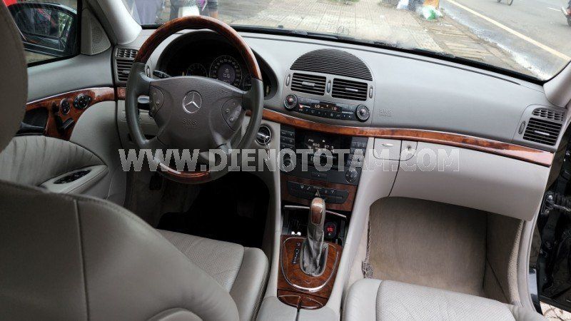 Mercedes-Benz E240 2004 - Số tự động, máy 2.6 V6