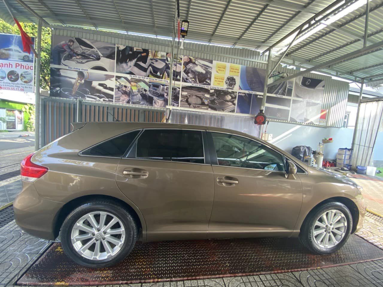 Toyota Venza 2009 - Xe màu nâu, xe nhập