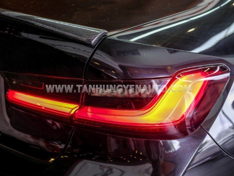 BMW 330i 2019 - Màu đen, nhập khẩu số tự động