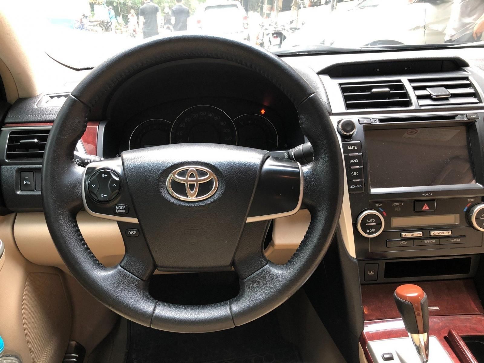 Toyota Camry 2014 - Màu đen, biển Hà Nội