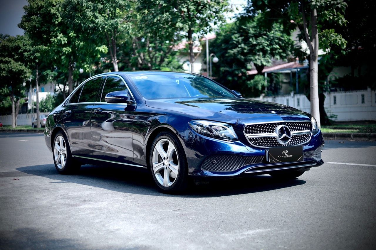 Mercedes-Benz E250 2018 - Màu xanh/nội thất kem