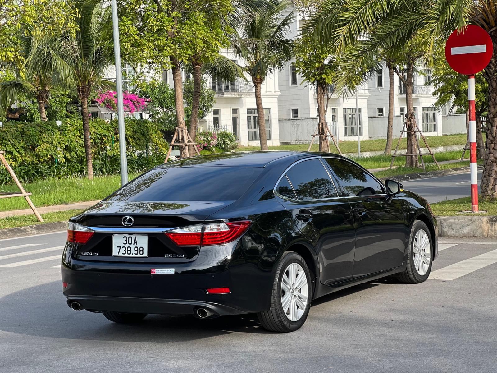 Lexus ES 350 2015 - Odo 5vạn, giá 1 tỷ 355tr, tại 68 Nguyễn Văn Cừ Long Biên, Hà Nội