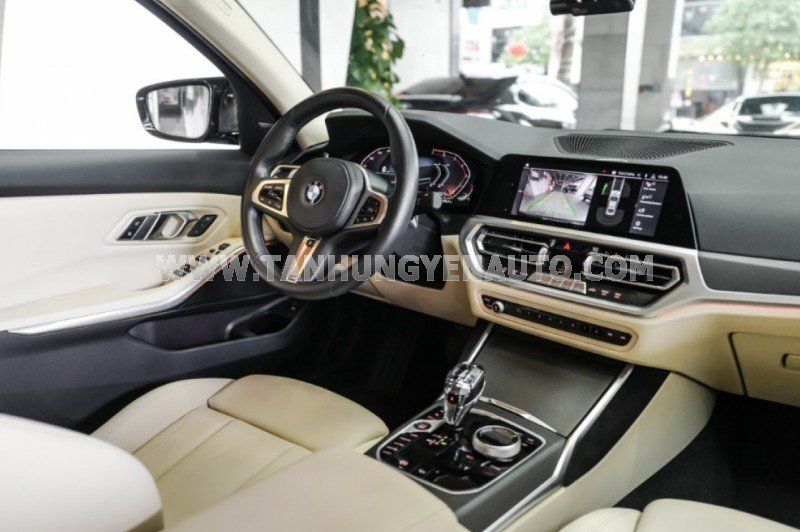 BMW 330i 2019 - Màu đen, nhập khẩu số tự động