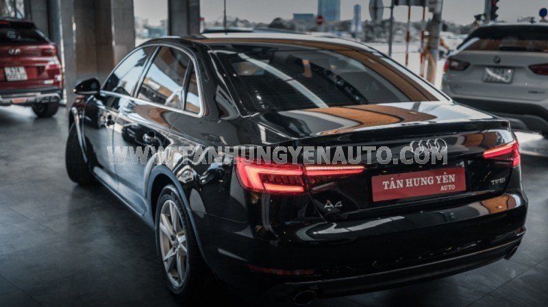 Audi A4 2017 - Màu đen, nhập khẩu