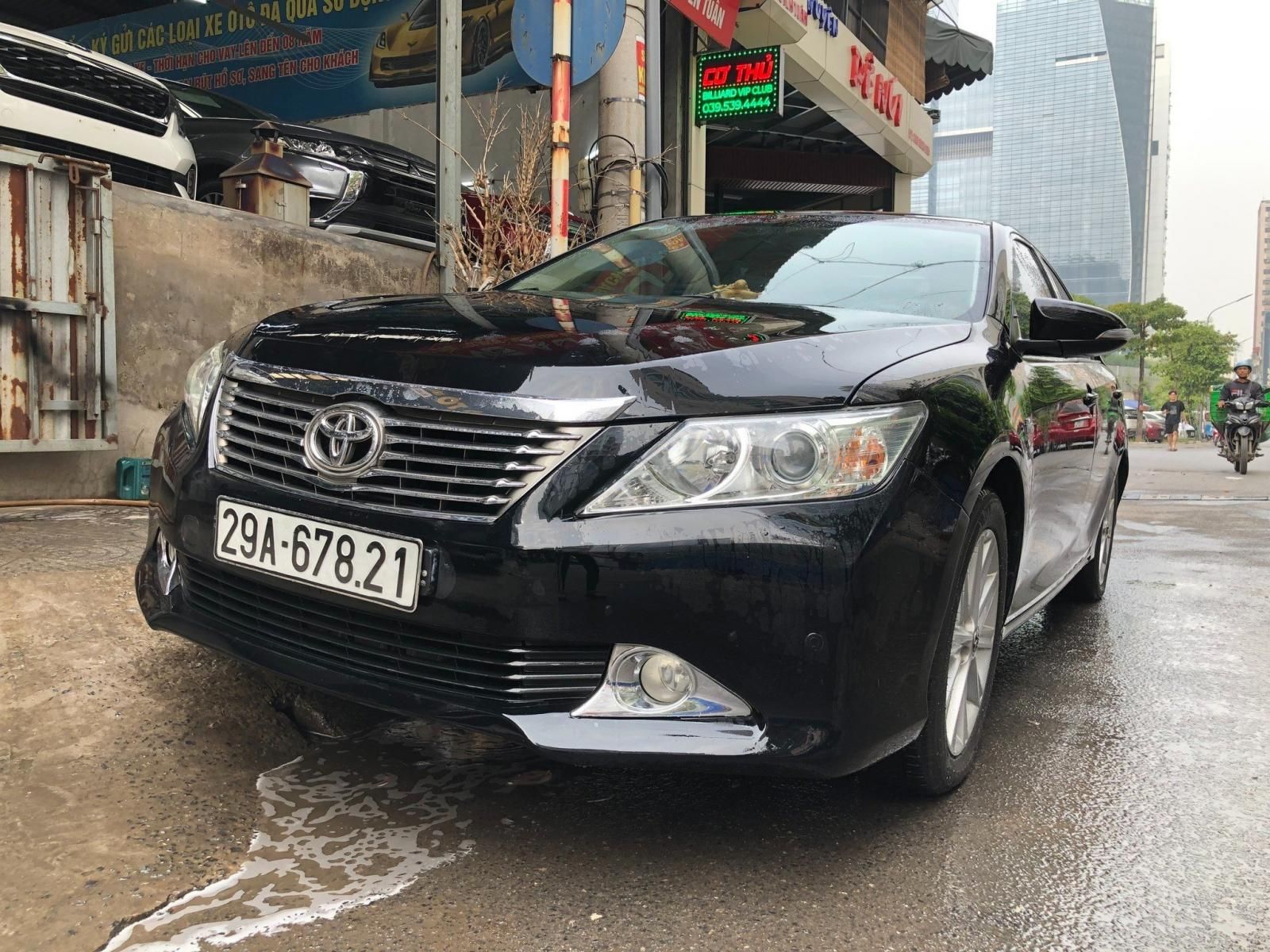 Toyota Camry 2014 - Màu đen, biển Hà Nội