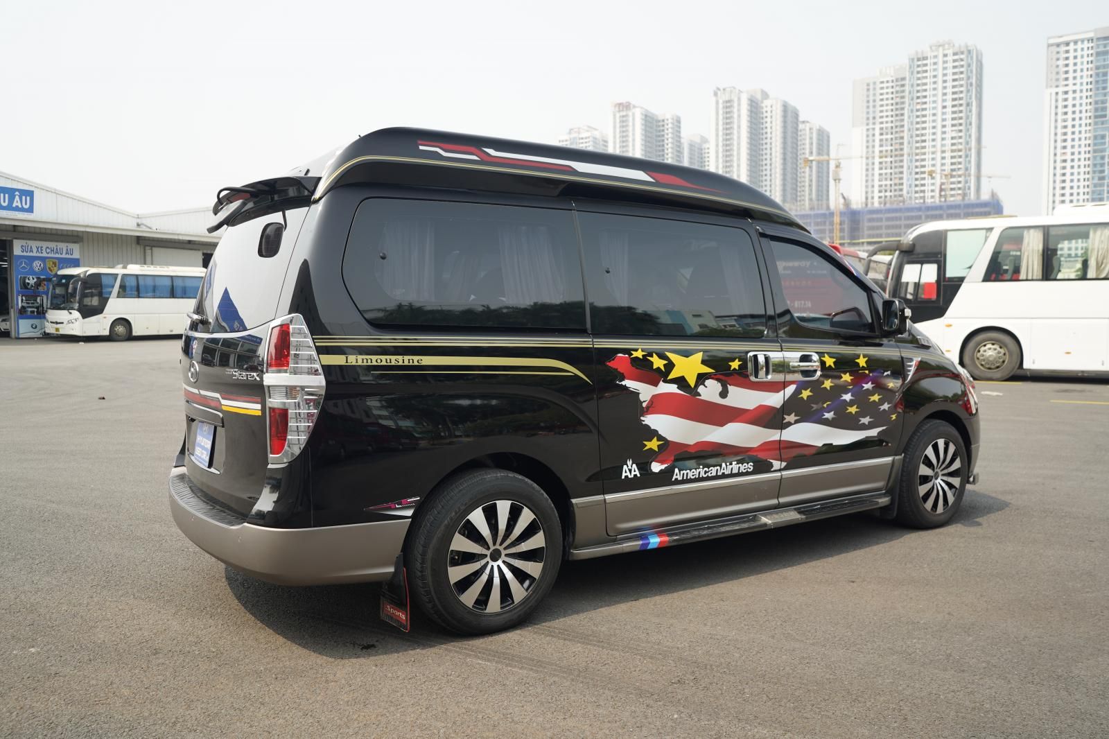 Hyundai Grand Starex 2014 - Bản Limousine, máy xăng số tự động, 09 chỗ, biển TP