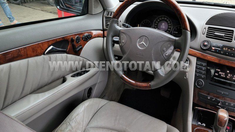 Mercedes-Benz E240 2004 - Số tự động, máy 2.6 V6