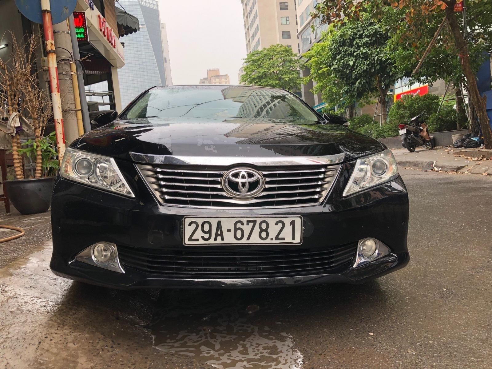 Toyota Camry 2014 - Màu đen, biển Hà Nội