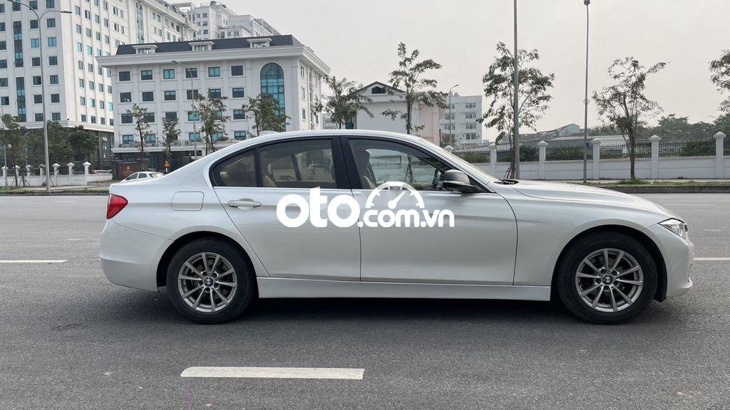 BMW 530i bán xe  530i 2019 đen. 2014 - bán xe bmw 530i 2019 đen.