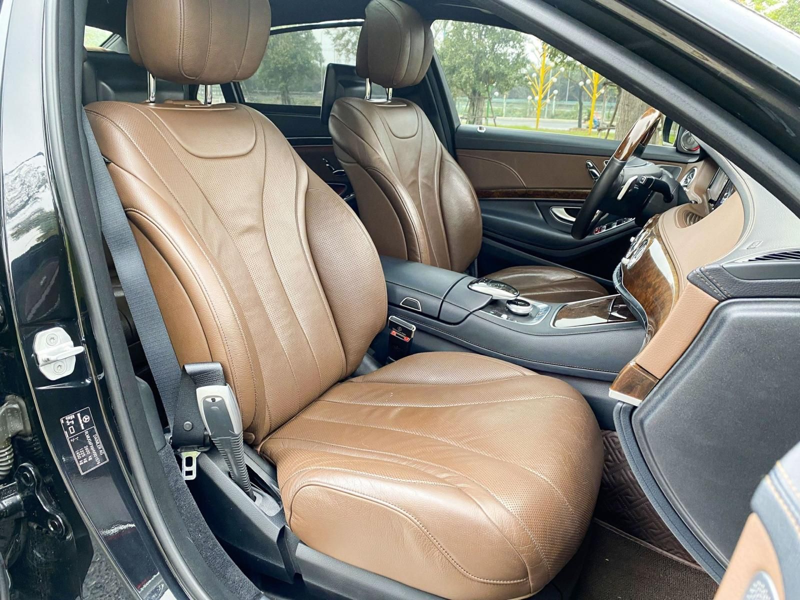 Mercedes-Benz S400 2017 - Màu đen, biển HN