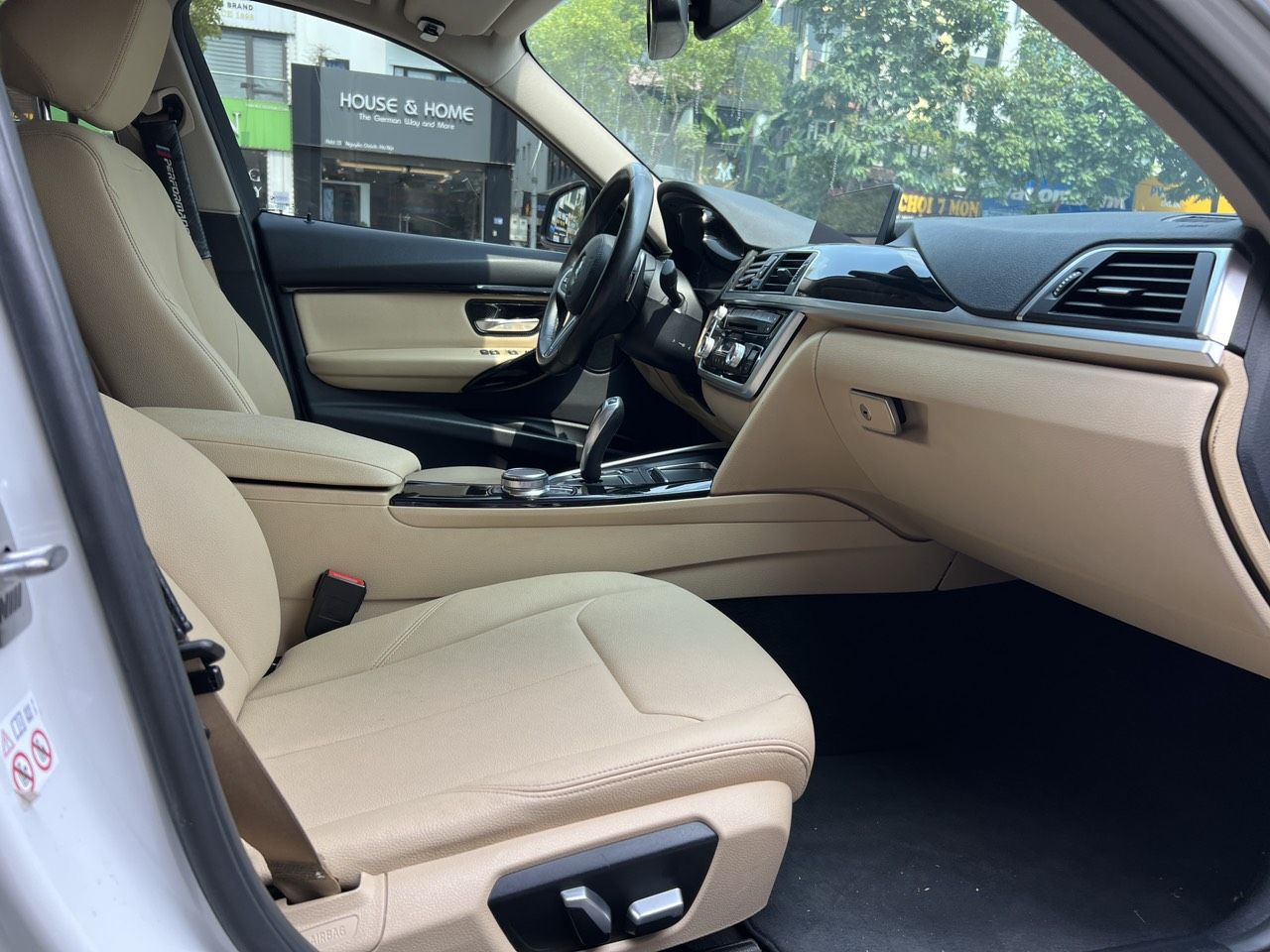 BMW 320i 2018 - Xe chất giá tốt