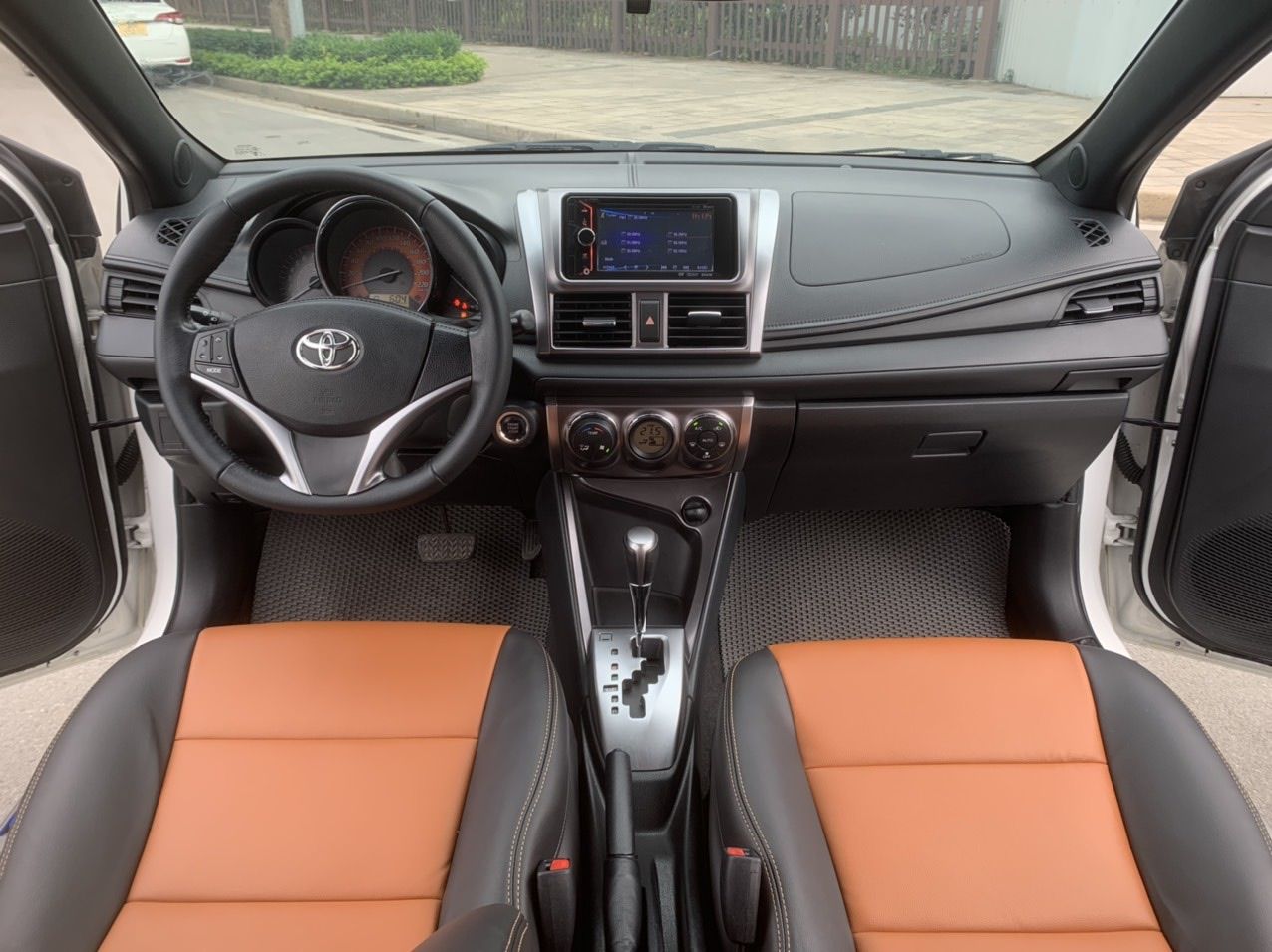 Toyota Yaris 2014 - Xe mới 95% giá 419tr