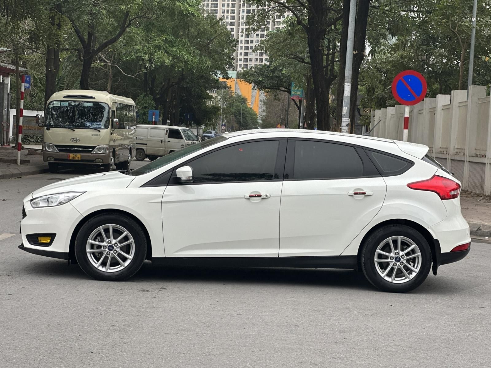 Ford Focus 2019 - Bán ô tô đăng ký 2019 nhập khẩu, giá chỉ 480tr