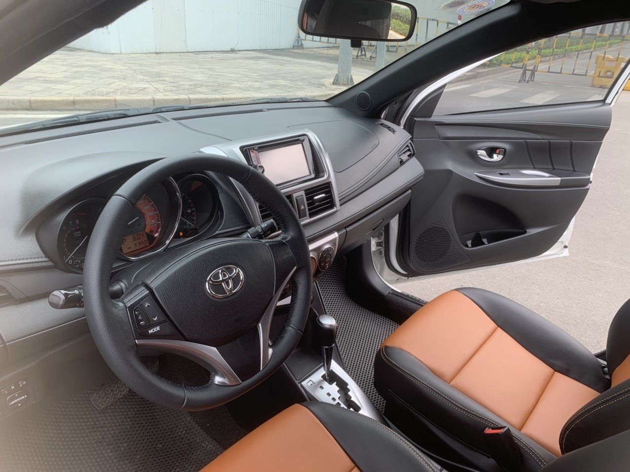 Toyota Yaris 2014 - Xe mới 95% giá 419tr