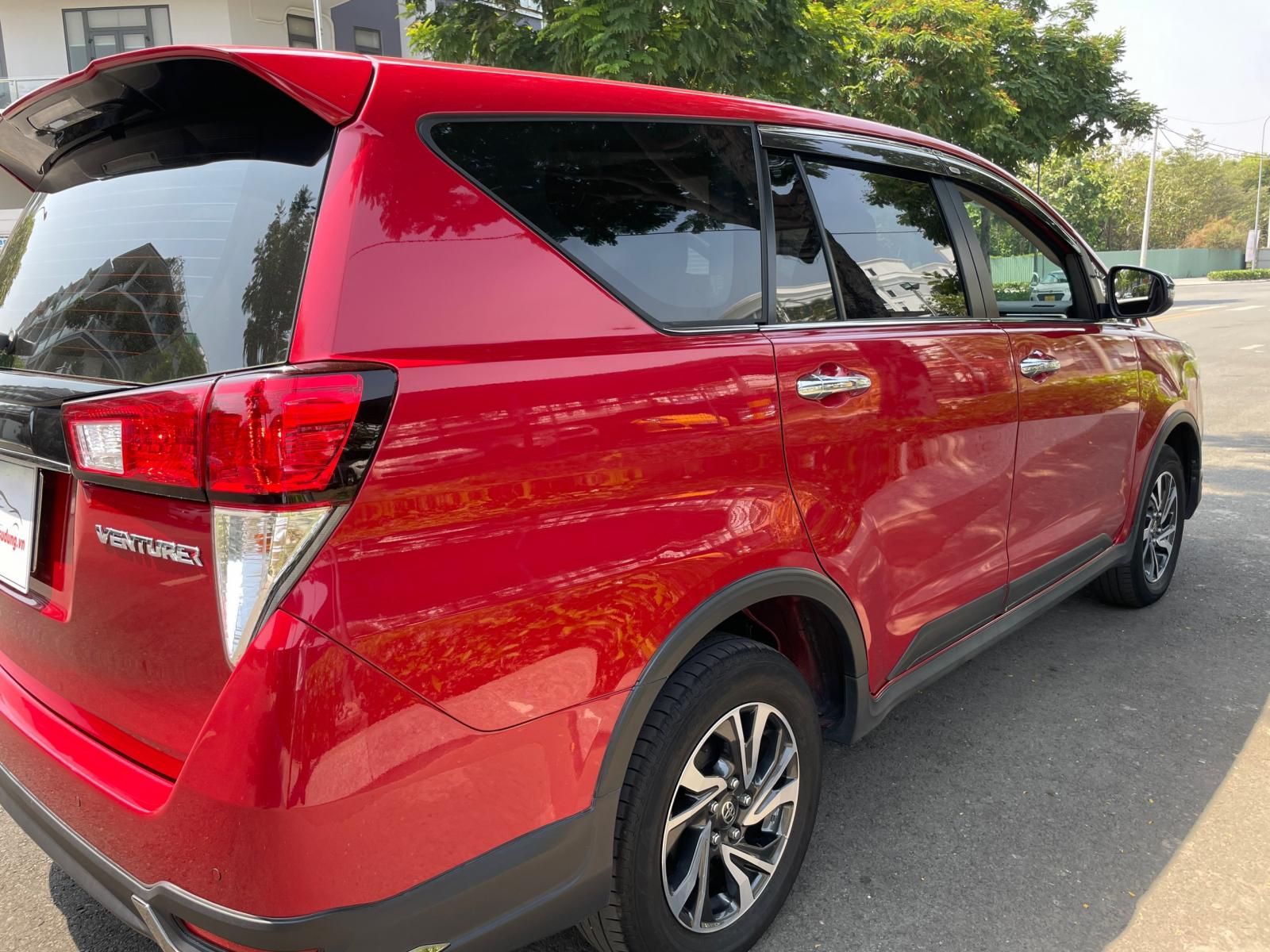 Toyota Innova 2021 - Cần bán xe màu đỏ