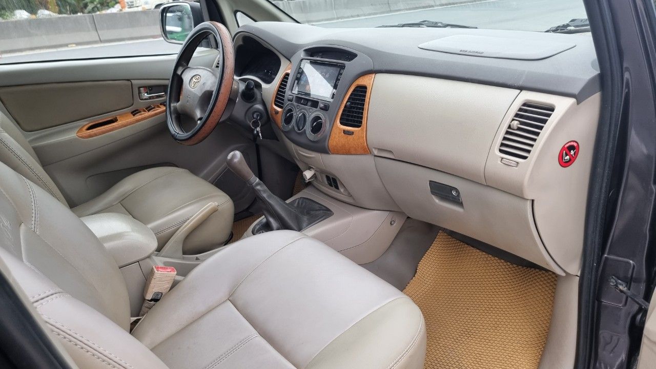 Toyota Innova 2010 - Tên tư nhân odo 13 vạn