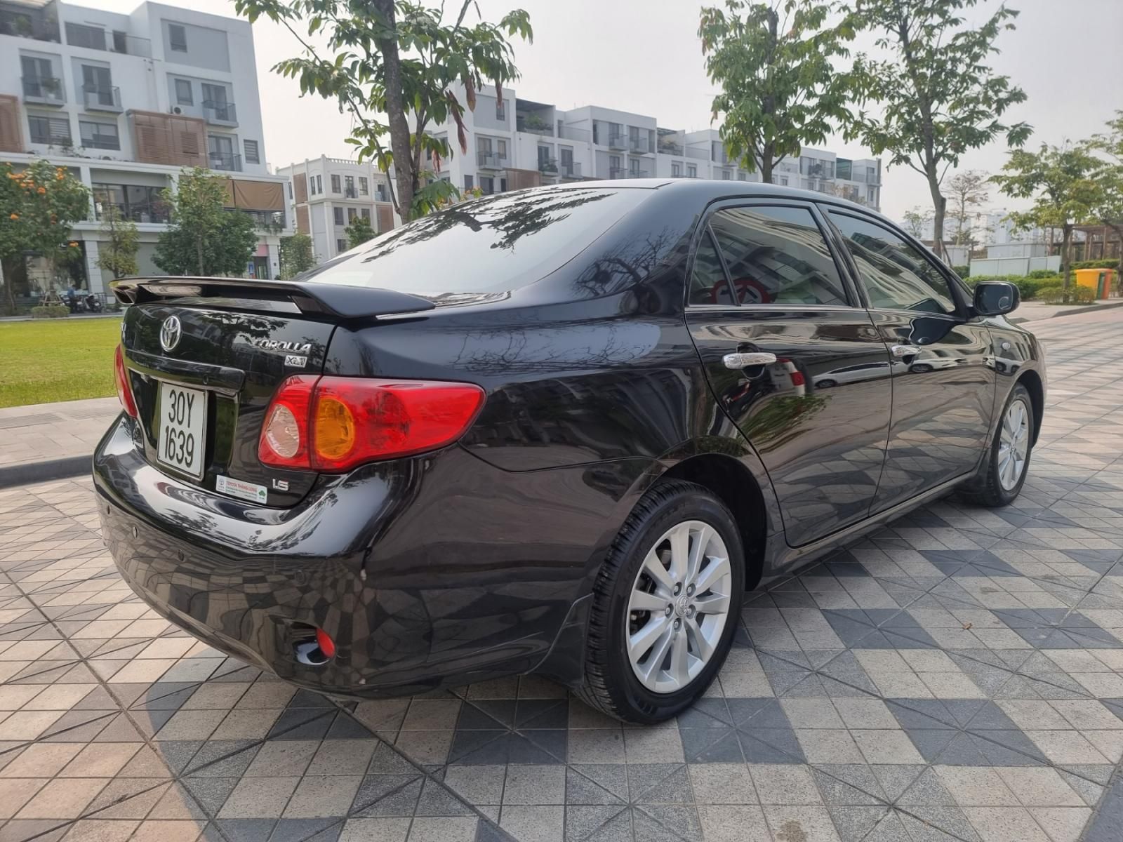 Toyota Corolla 2010 - Bán xe gia đình giá tốt 411tr, chiếc xe có 1 không 2 trên thị trường về độ hiếm và mới, máy 1.6