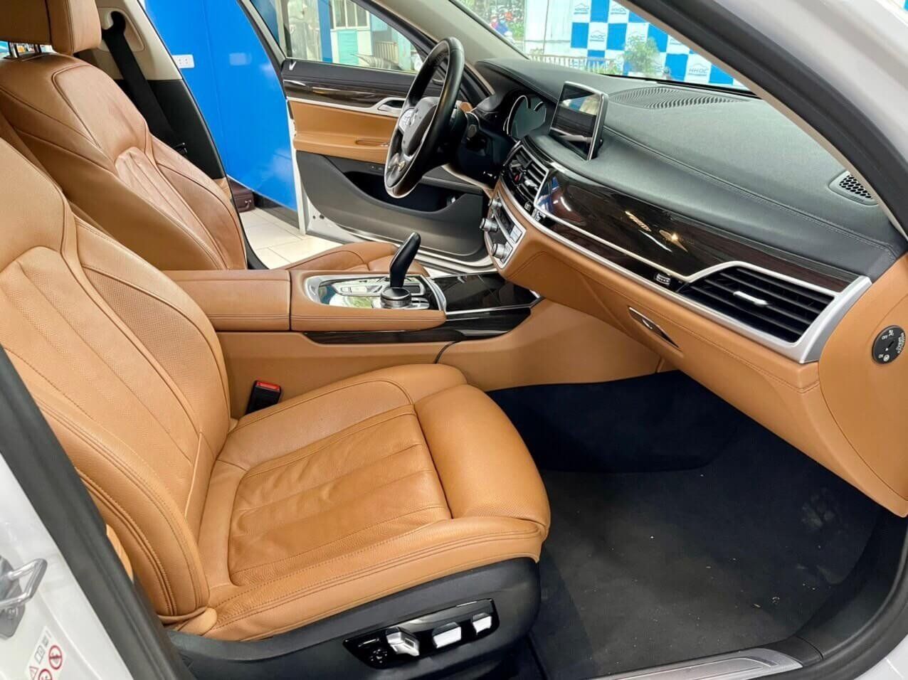 BMW 730Li 2018 - Màu trắng, nhập khẩu nguyên chiếc