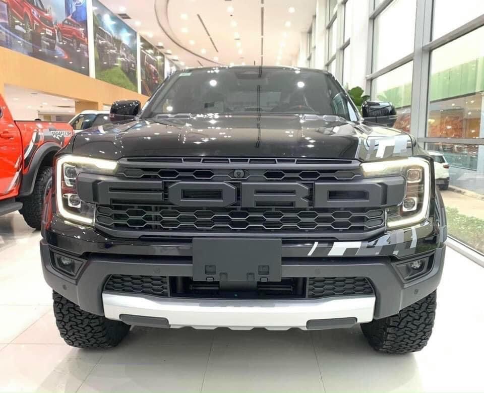 Ford Ranger Raptor 2023 - Giá từ 1,299 tỷ đồng