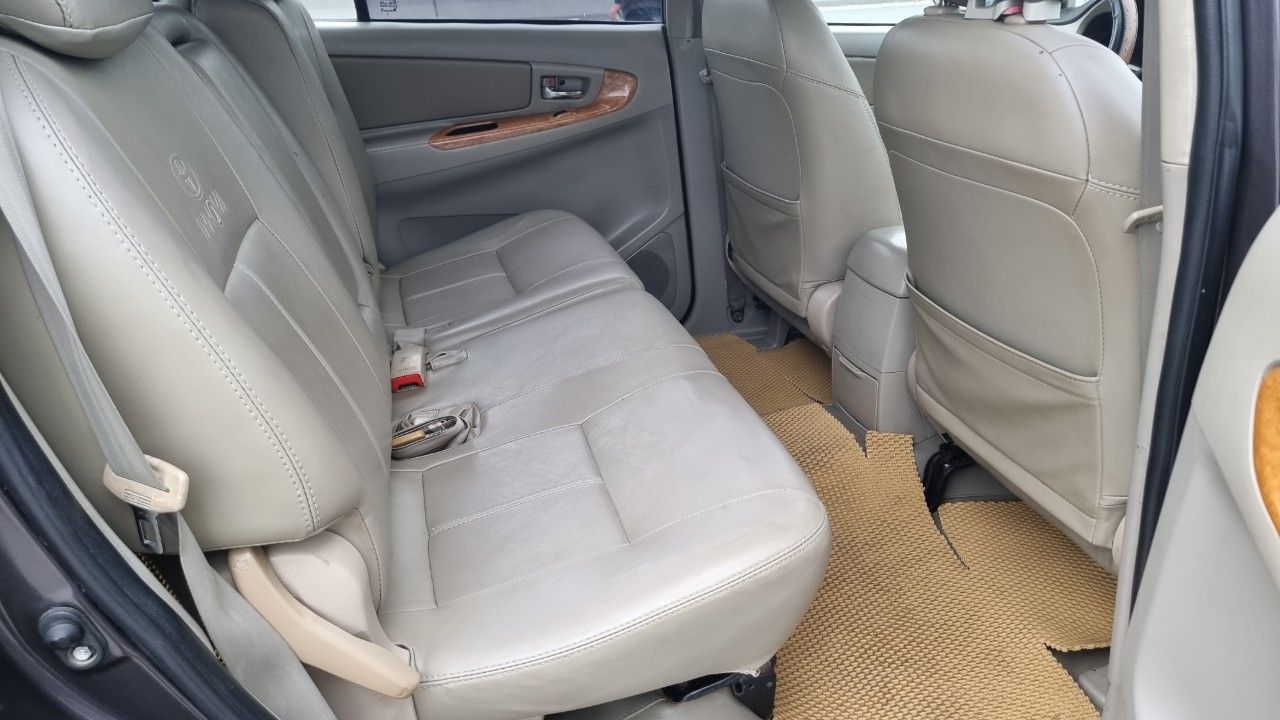 Toyota Innova 2010 - Tên tư nhân odo 13 vạn