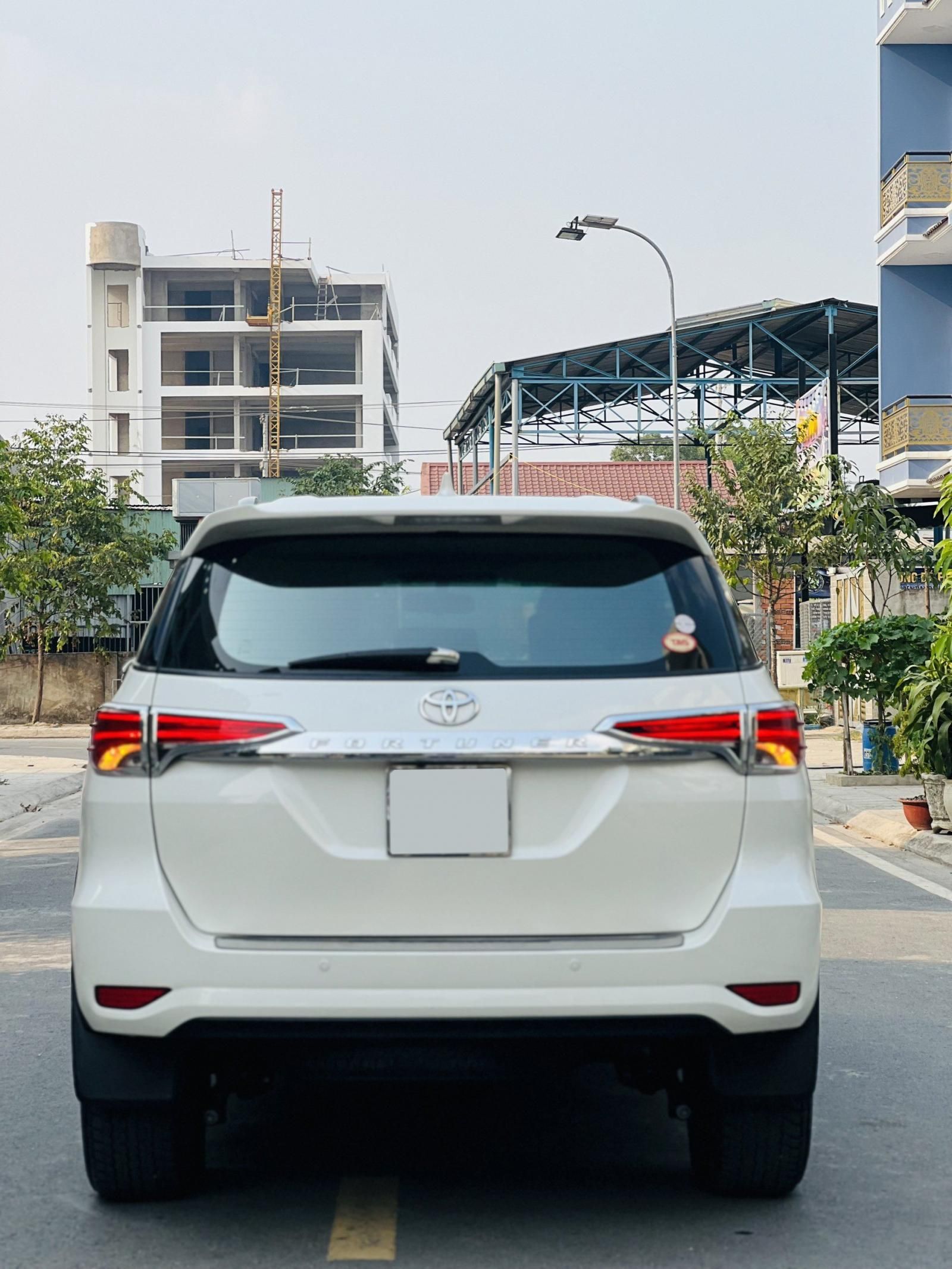 Toyota Fortuner 2018 - Xe màu trắng