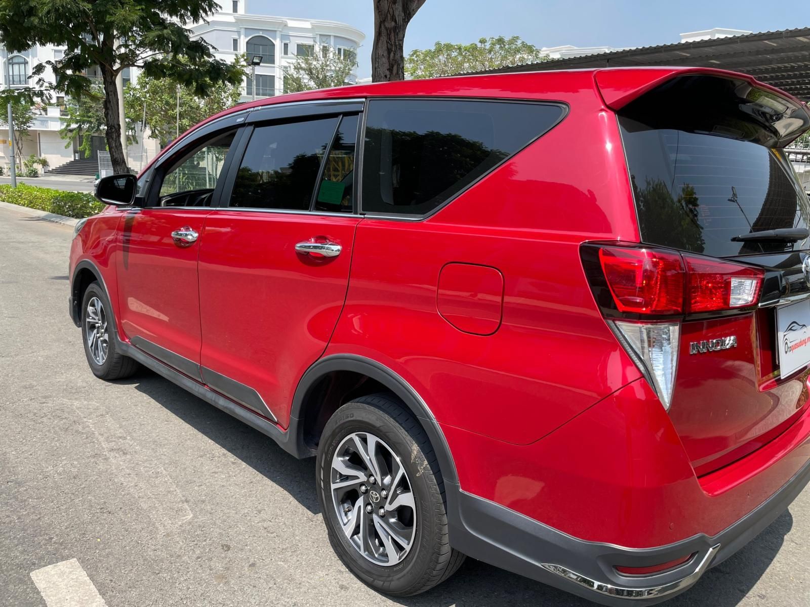 Toyota Innova 2021 - Cần bán xe màu đỏ