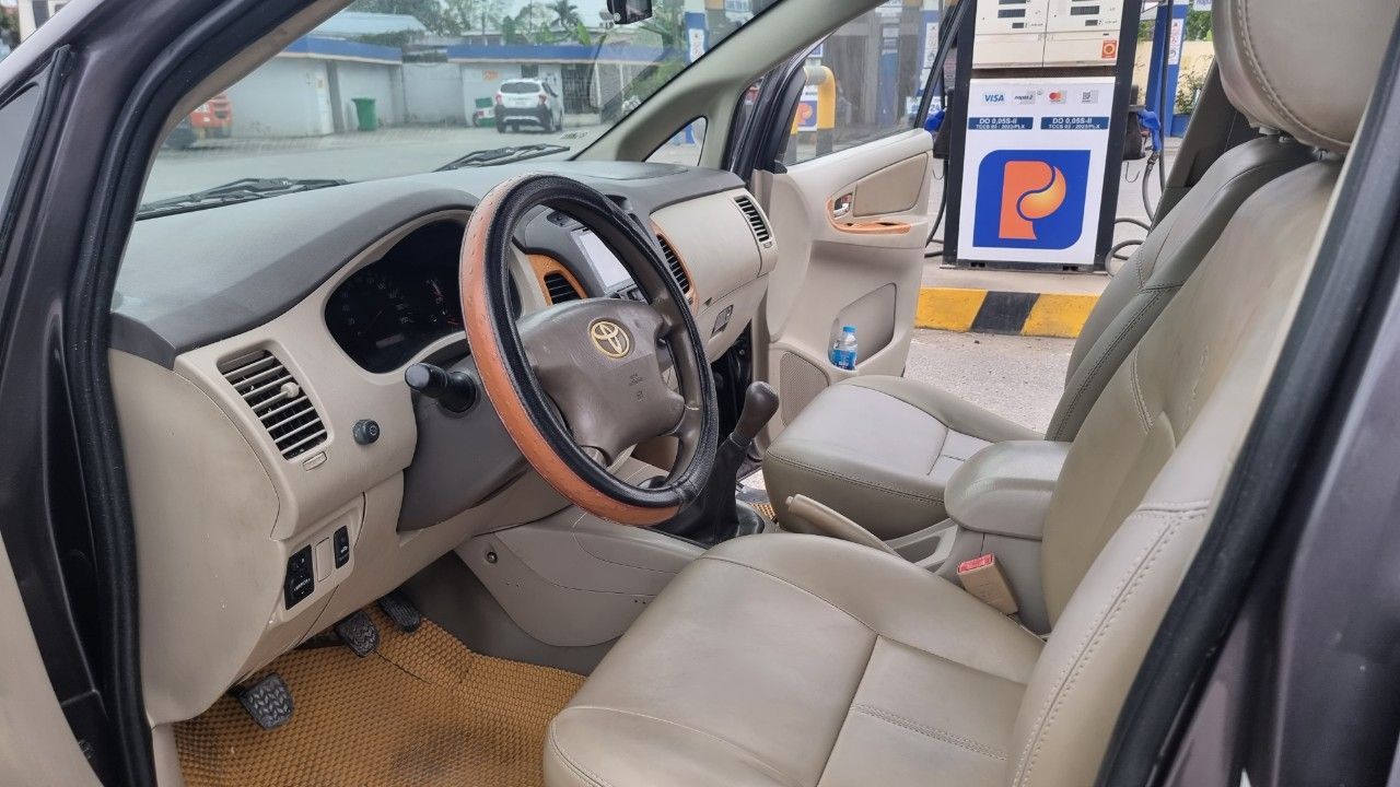 Toyota Innova 2010 - Tên tư nhân odo 13 vạn