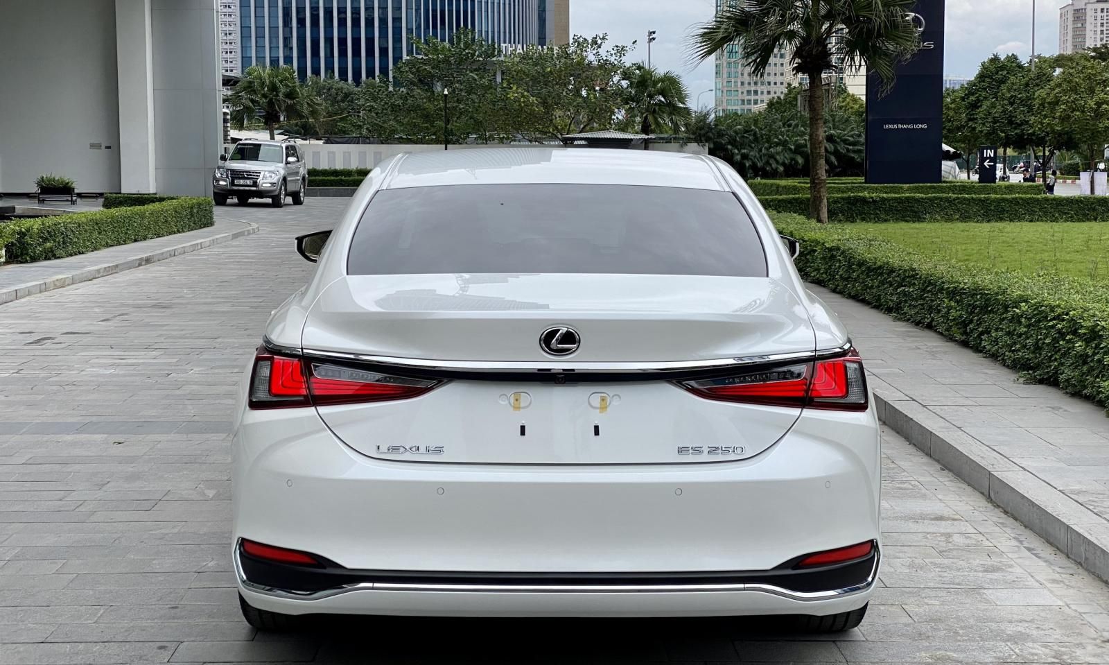 Lexus ES 250 2023 - Nhập khẩu nguyên chiếc chính hãng 100% Nhật Bản