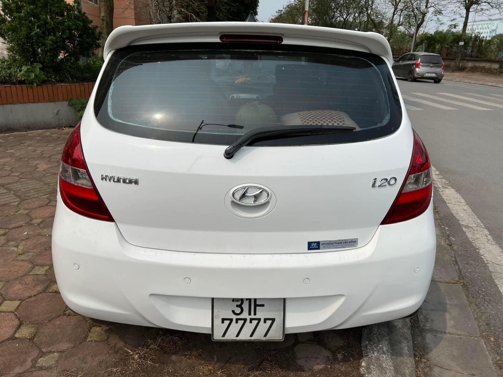 Hyundai i20 2010 - Cần bán biển vip tặng xe 31F7777