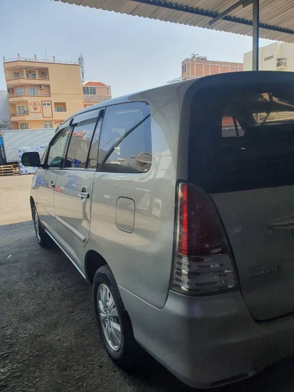 Toyota Innova 2011 - Màu bạc, giá cực tốt