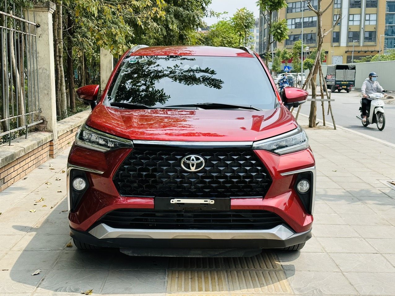 Toyota Veloz Cross 2022 - Xe màu đỏ