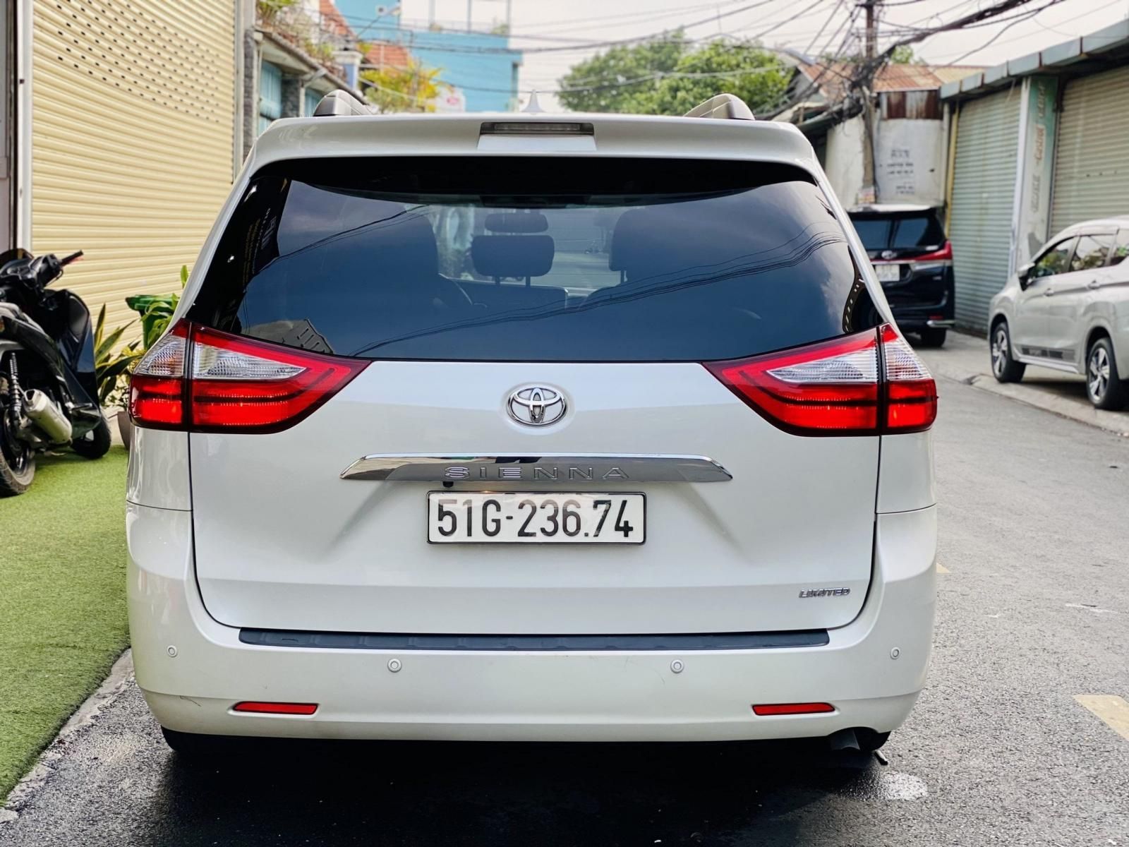 Toyota Sienna 2015 - Màu trắng, nhập khẩu nguyên chiếc