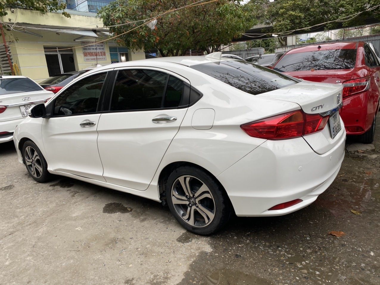 Honda City 2017 - Số tự động vừa cập bến, lốp mới, đăng kiểm dài 2024