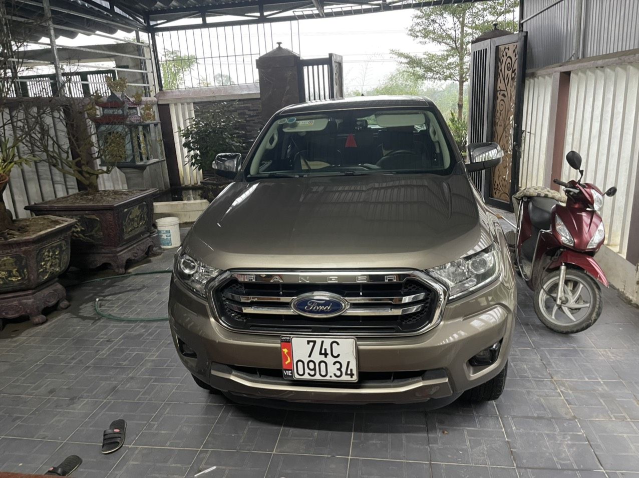 Ford Ranger 2020 - Xe màu xám