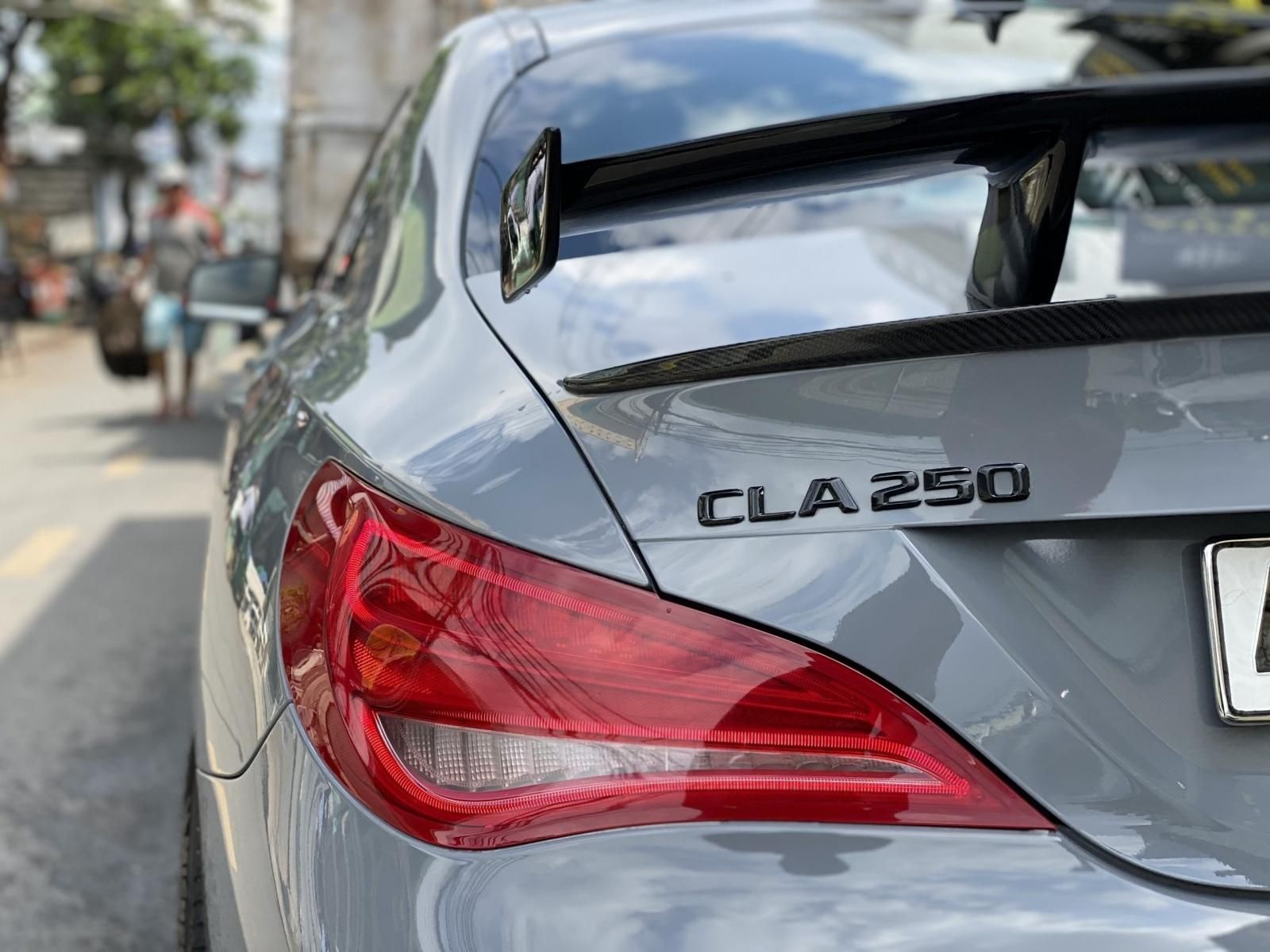 Mercedes-Benz CLA 250 2015 - Xe màu xám giá cạnh tranh