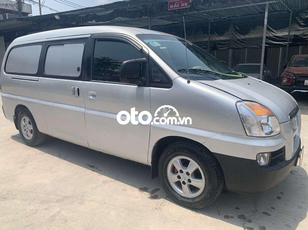 Hyundai Starex Cần bán xe như hình. 2004 - Cần bán xe như hình.