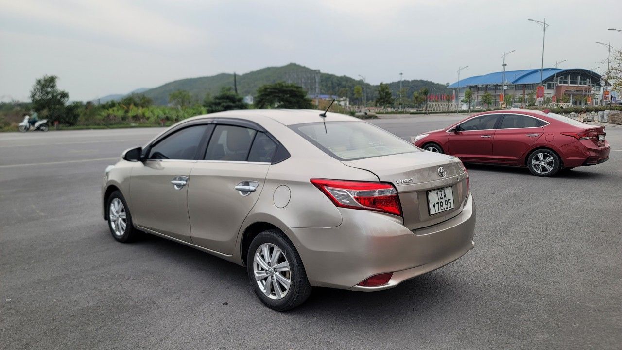 Toyota Vios 2014 - Xe màu bạc, giá cực tốt