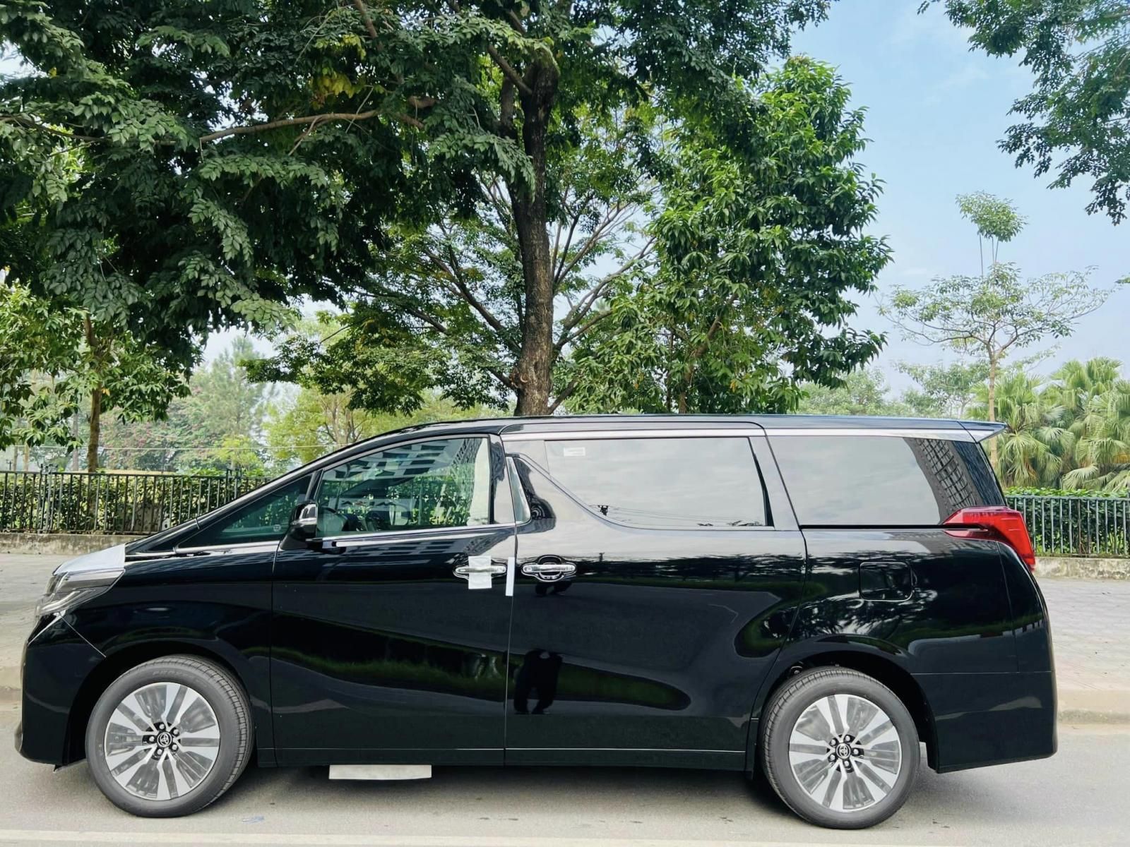 Toyota Alphard 2023 - Cam kết có xe