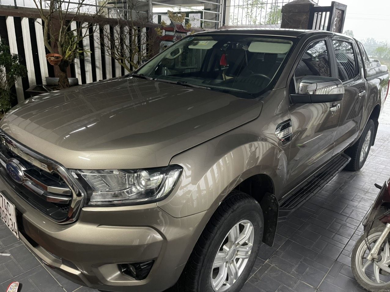 Ford Ranger 2020 - Xe màu xám