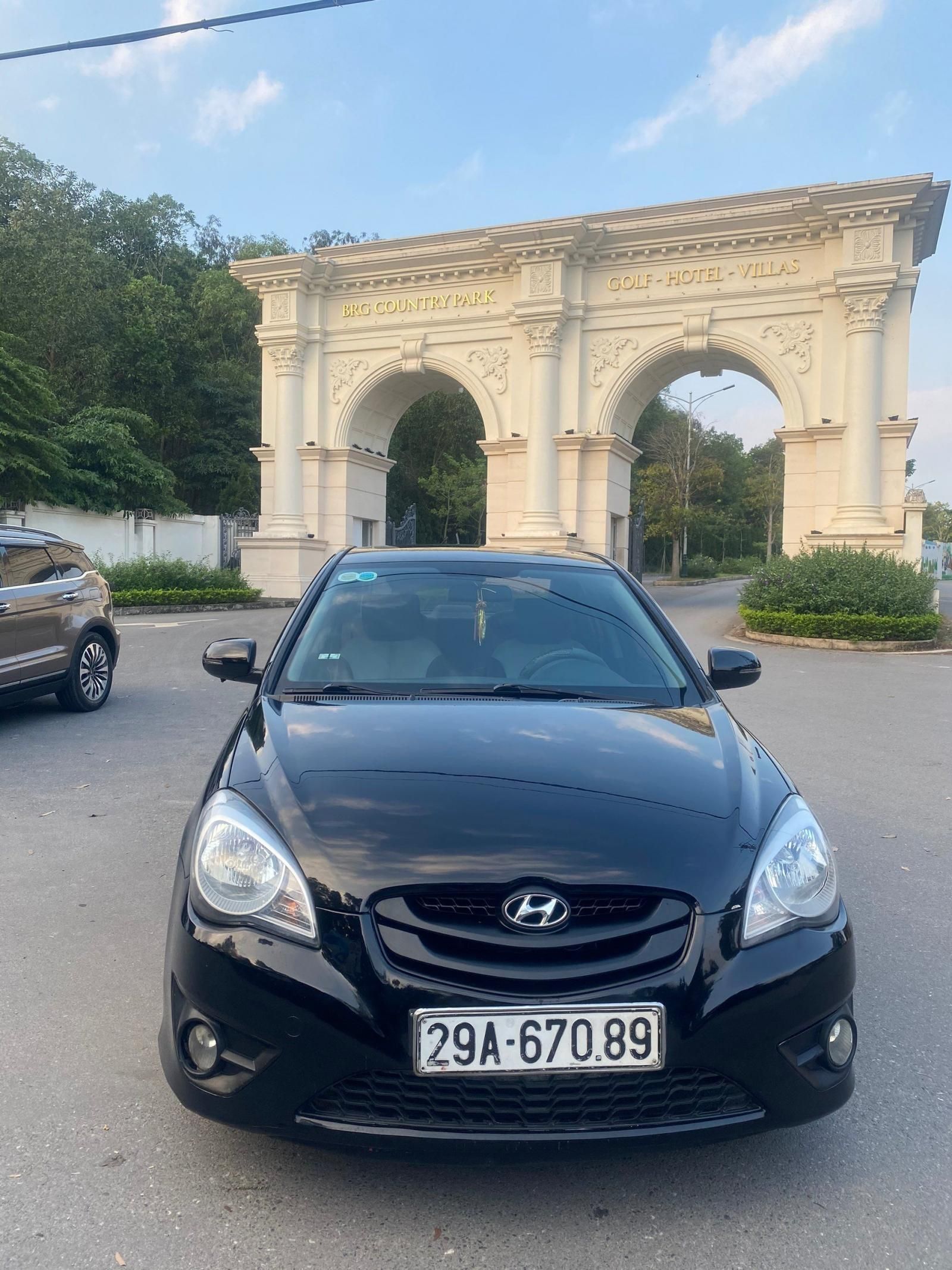 Hyundai Verna 2009 - Xe màu đen  