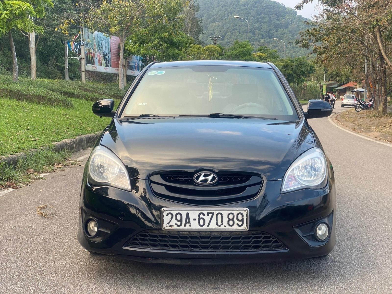 Hyundai Verna 2009 - Xe màu đen  