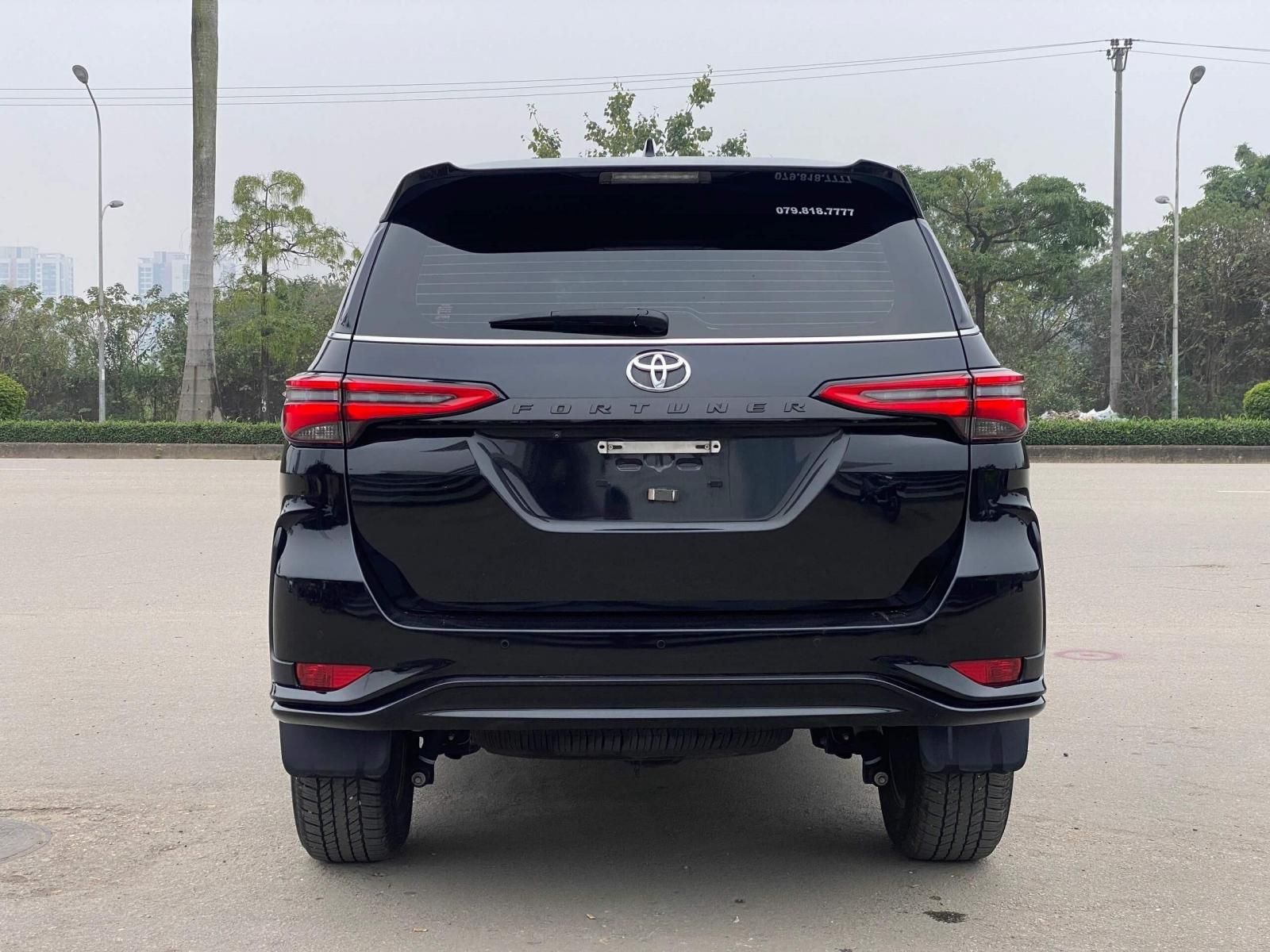 Toyota Fortuner 2021 - Xe màu đen