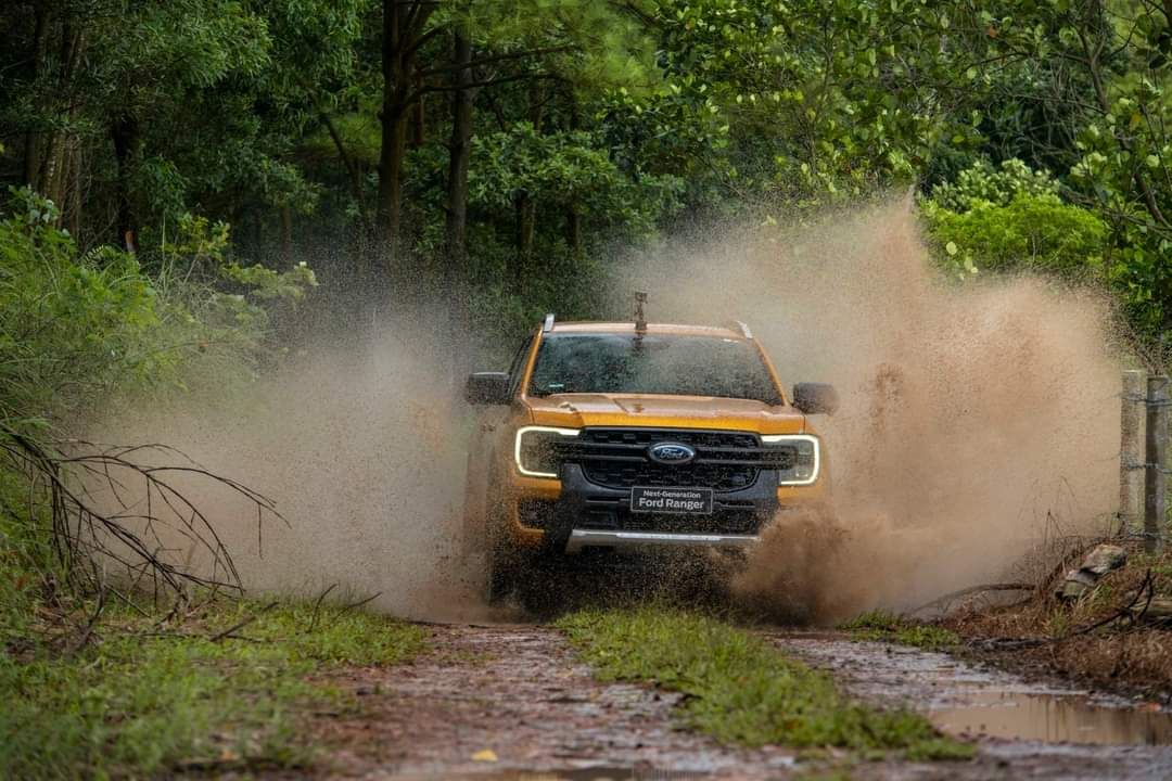 Ford Ranger 2023 - Xe giao ngay - Hồ sơ cầm tay