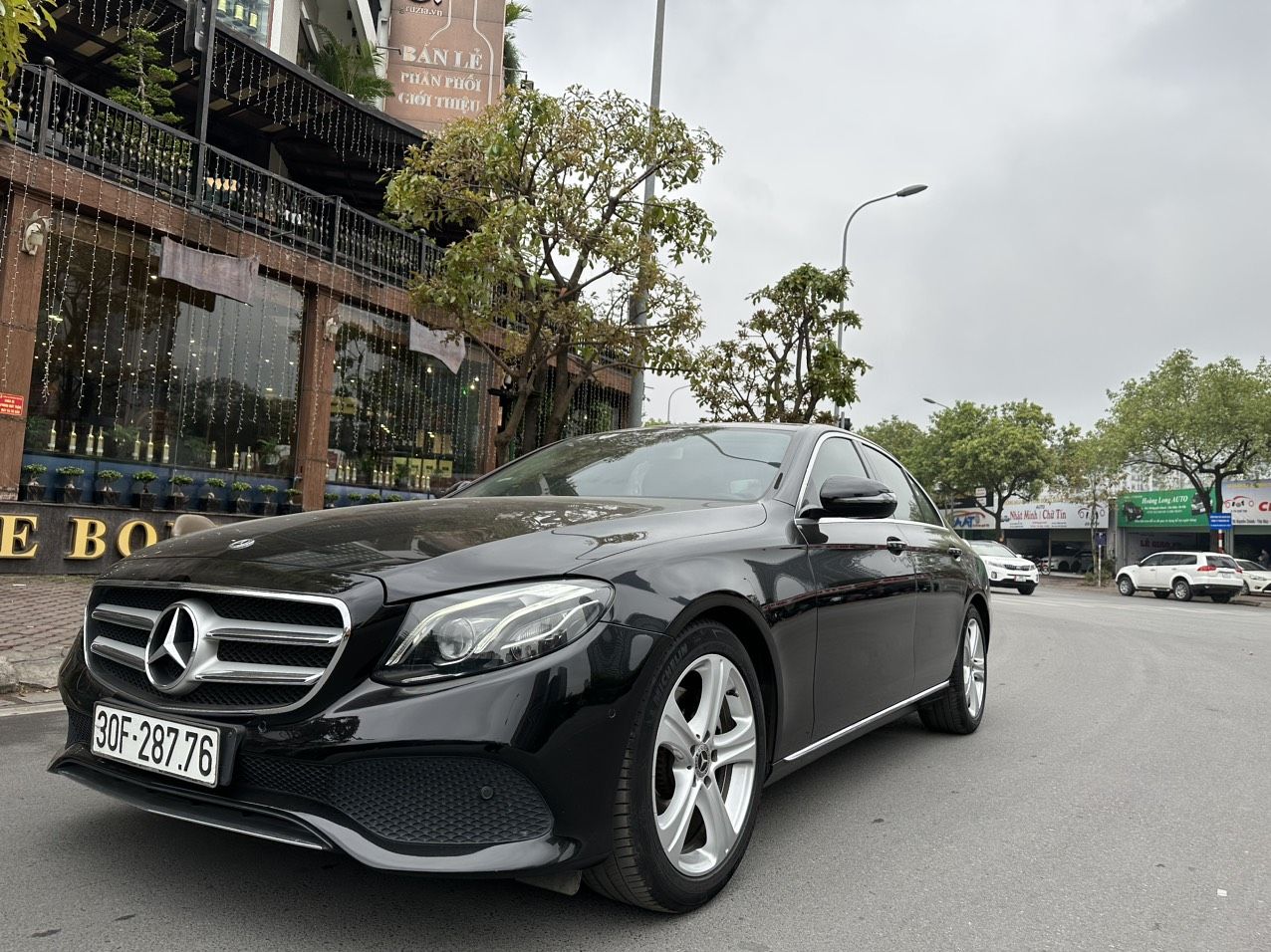 Mercedes-Benz E250 2018 - Đăng ký lần đầu 2018 giá chỉ 1 tỷ 445tr