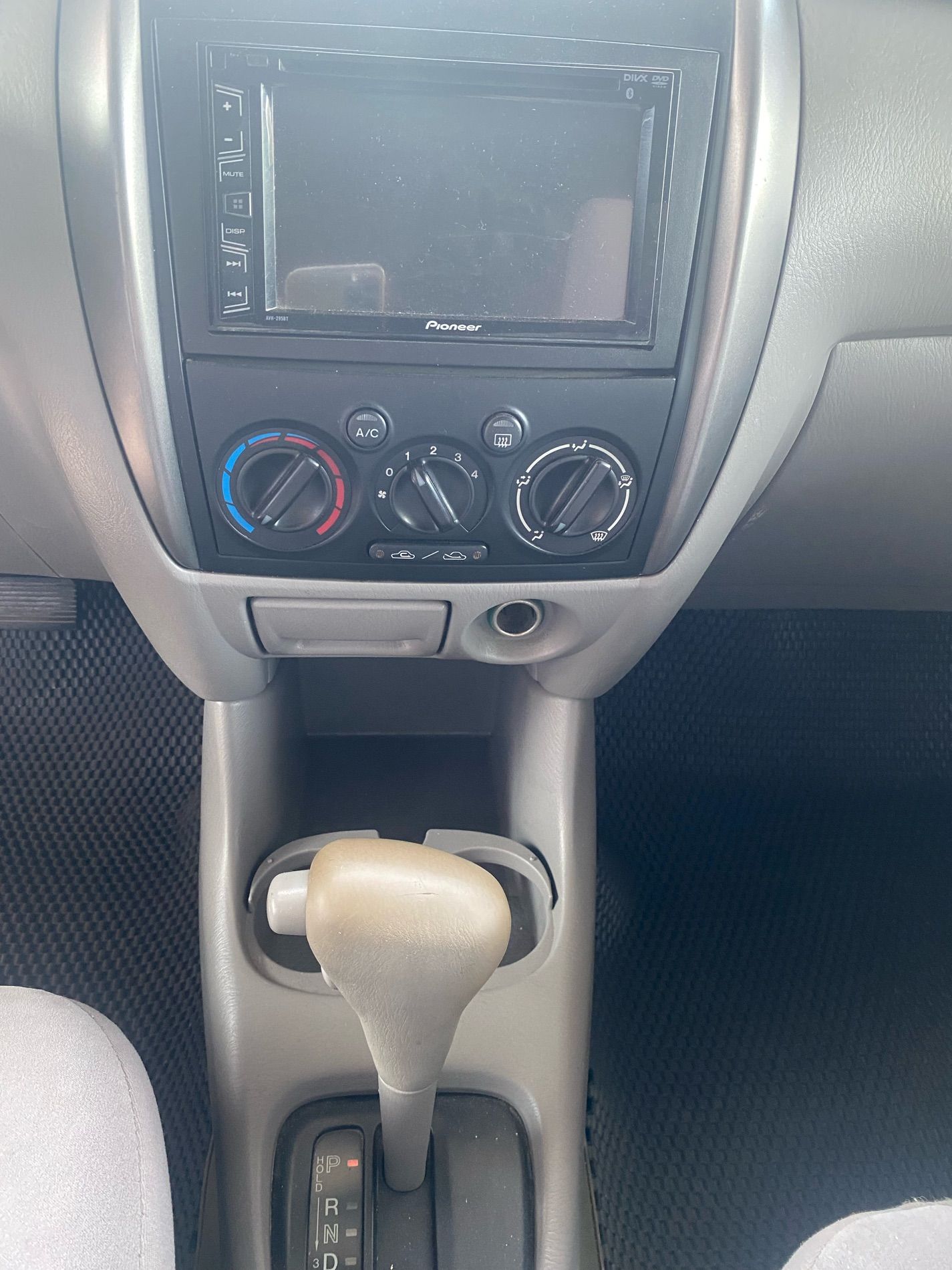 Mazda Premacy 2004 - động cơ 1.8AT, 7 chỗ hiếm gặp chiếc thứ hai cùng đời, không lỗi nhỏ