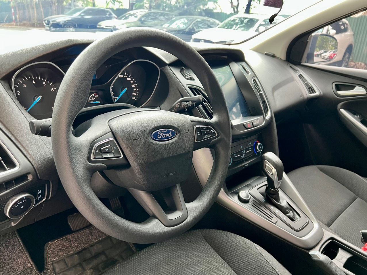 Ford Focus 2019 - Bán xe đăng ký lần đầu 2019, xe gia đình, giá chỉ 425tr