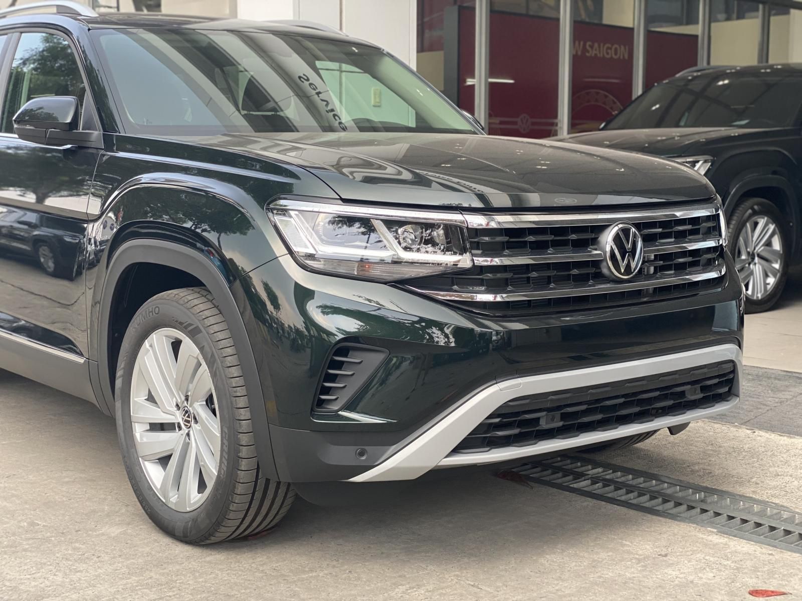 Volkswagen Teramont 2023 - Màu xanh rêu cho khách hàng hợp mệnh Mộc - Bạn đang phân vân màu sắc ở đây có đủ màu cho khách hàng xem thực tế