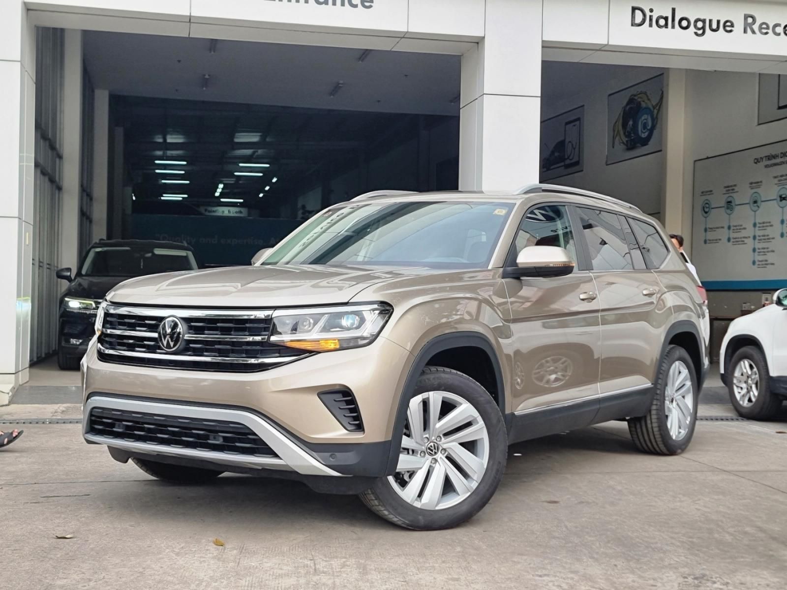 Volkswagen Teramont 2023 - Màu vàng cát hạp phong thủy độc lạ - Khuyến mãi 4/2023 giảm tiền mặt + phụ kiện chính hãng